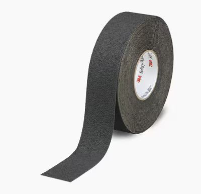 3M™ Safety-Walk™ Antirutschbelag Elastisch mittelkörnig 310, Schwarz, 152 mm x 18.3 m, 1/Karton