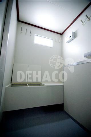 Dehaco D400 3-Stufen-Dekontaminationswagen Standard-Tandemachsanhänger in RAL-Farbe nach Wahl